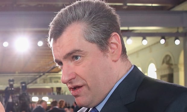 Nghi si cap cao Nga dinh cao buoc quay roi tinh duc 3 nu nha bao hinh anh