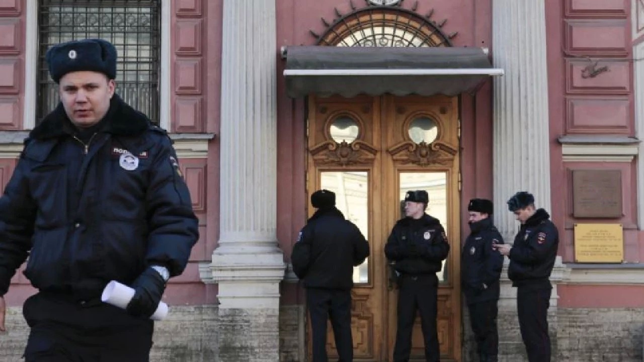 My: Nga dung tu xem minh la nan nhan hinh anh