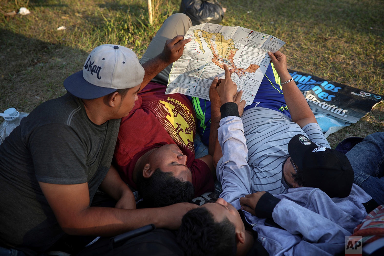 buc tuong bien gioi anh 2