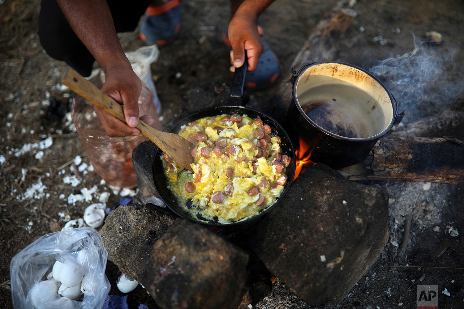 buc tuong bien gioi anh 8