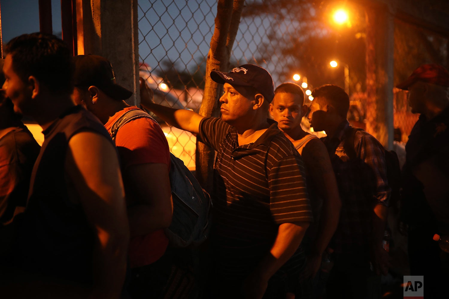 buc tuong bien gioi anh 11