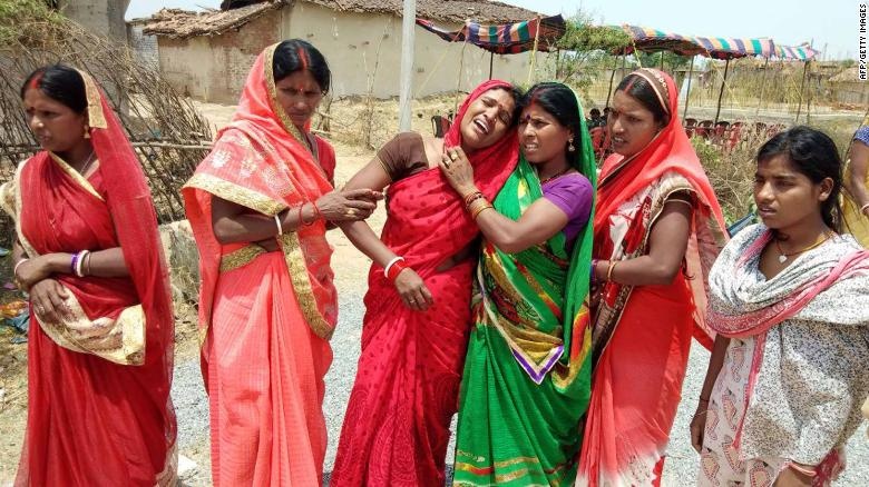 nan hiep dam o An Do anh 2