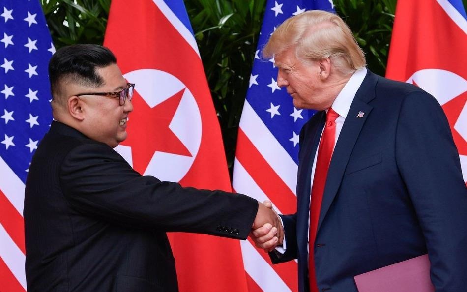 Sau thuong dinh, nguoi Trieu Tien co cai nhin rat moi ve Trump hinh anh