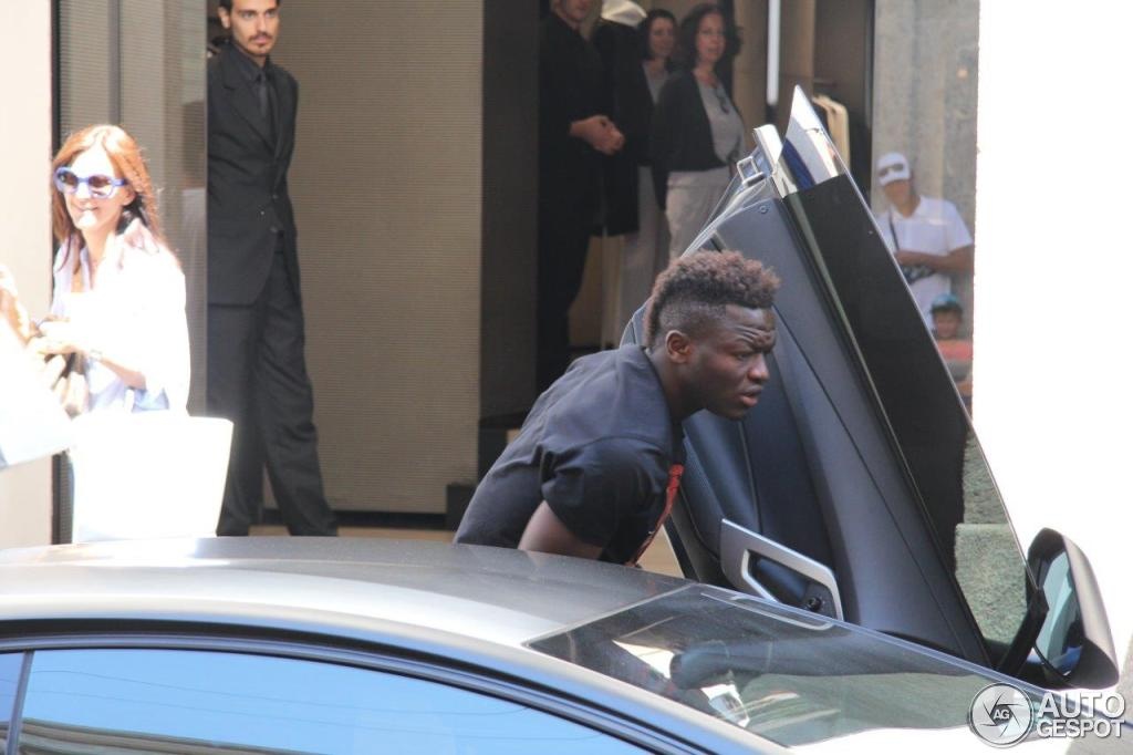 Ngoi sao AC Milan dao pho cung Lamborghini Aventador hinh anh