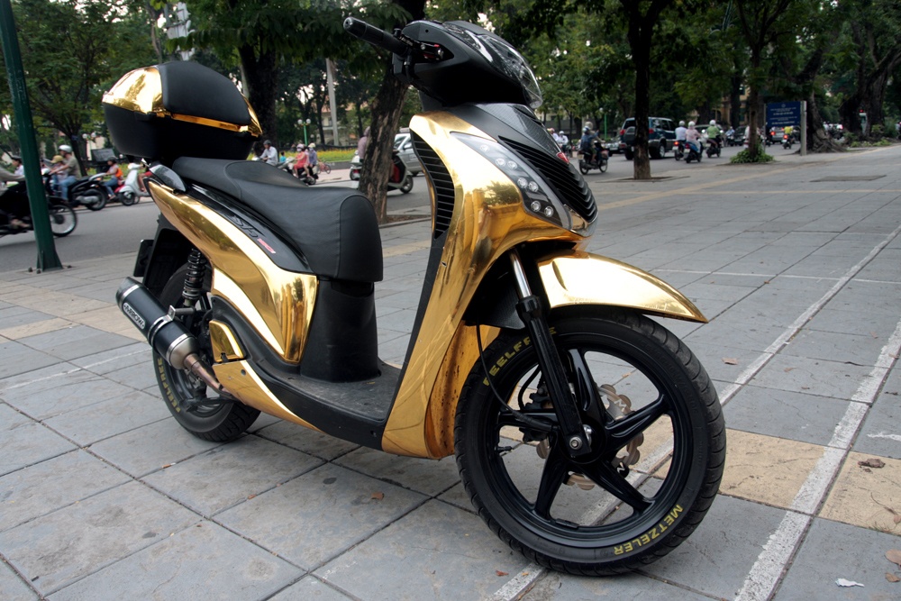 Honda SH do mau vang chrome bong loang o Ha Noi hinh anh