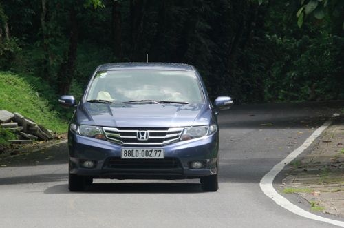 Ba mau o to an khach cua Honda tai Viet Nam hinh anh