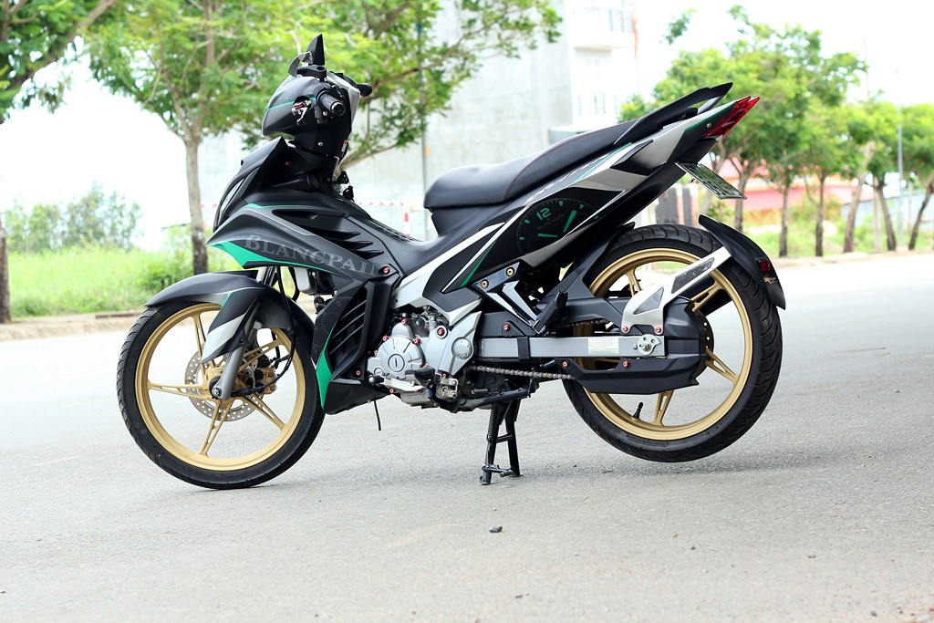 Exciter 2011 do phong cach xe dua Lamborghini hinh anh