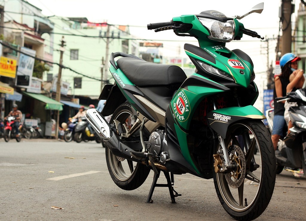 Dan choi Sai Gon do Exciter phong cach bia Australia hinh anh