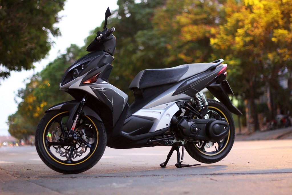 Nouvo LX phoi mau sieu xe Lamborghini Reventon hinh anh