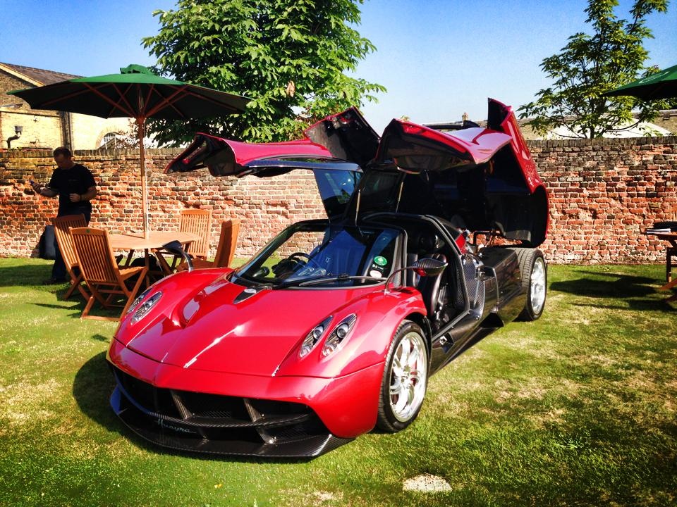 Anh nong sieu xe trong ngay (4/9) hinh anh