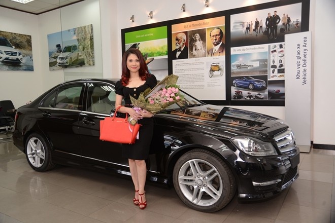 Xe sang Mercedes moi mua gan 2 ty cua Thanh Thao hinh anh