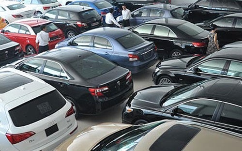 Vay ngan hang mua oto cu: Doi xe la quyet dinh hinh anh