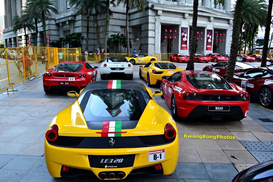 Anh nong sieu xe trong ngay (2/11) hinh anh