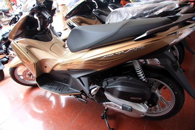 Hai mau xe tay ga Honda vua them mau moi o Viet Nam hinh anh