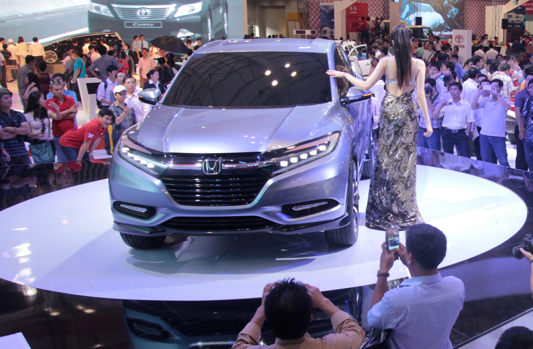 Phien ban san xuat mau Urban SUV mang ten Honda CR-U hinh anh