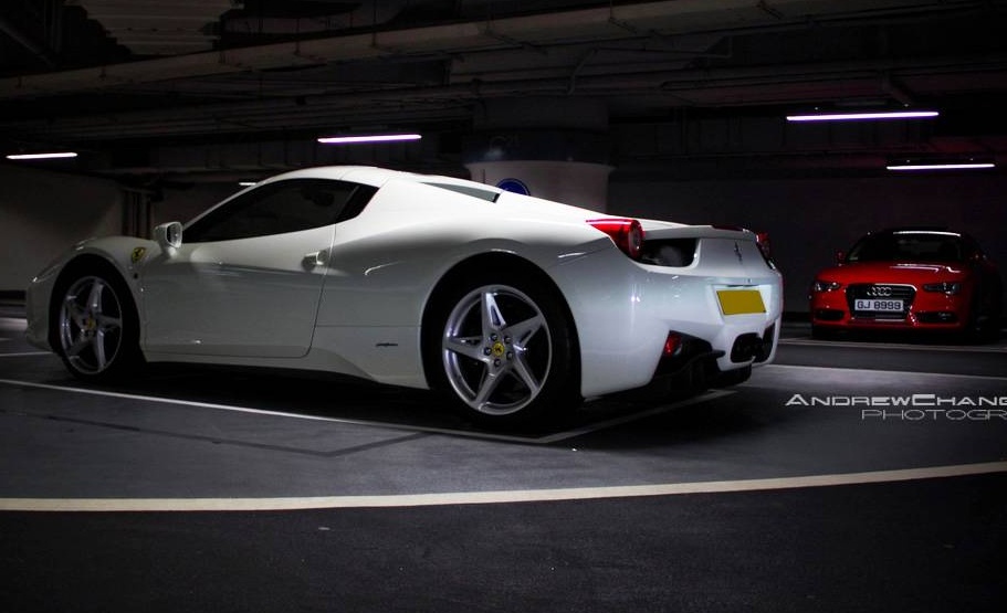 Garage toan sieu xe va xe sang o Hong Kong hinh anh