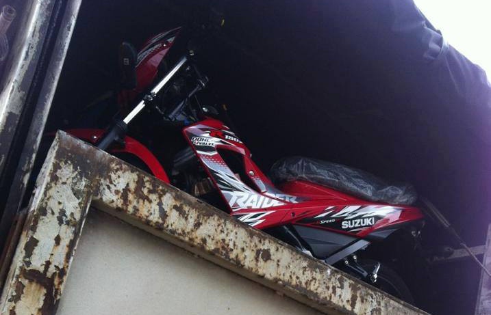 Suzuki Raider 150 xuat hien o Sai Gon hinh anh