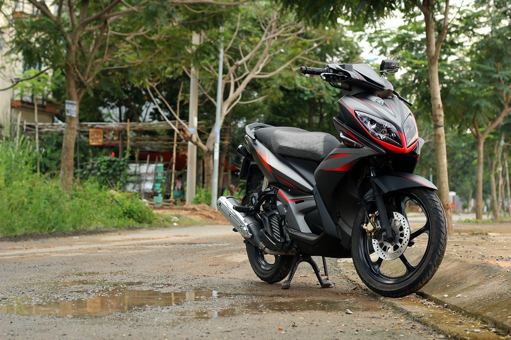 Bo ba Nouvo LX phoi mau tre trung o Sai Gon hinh anh