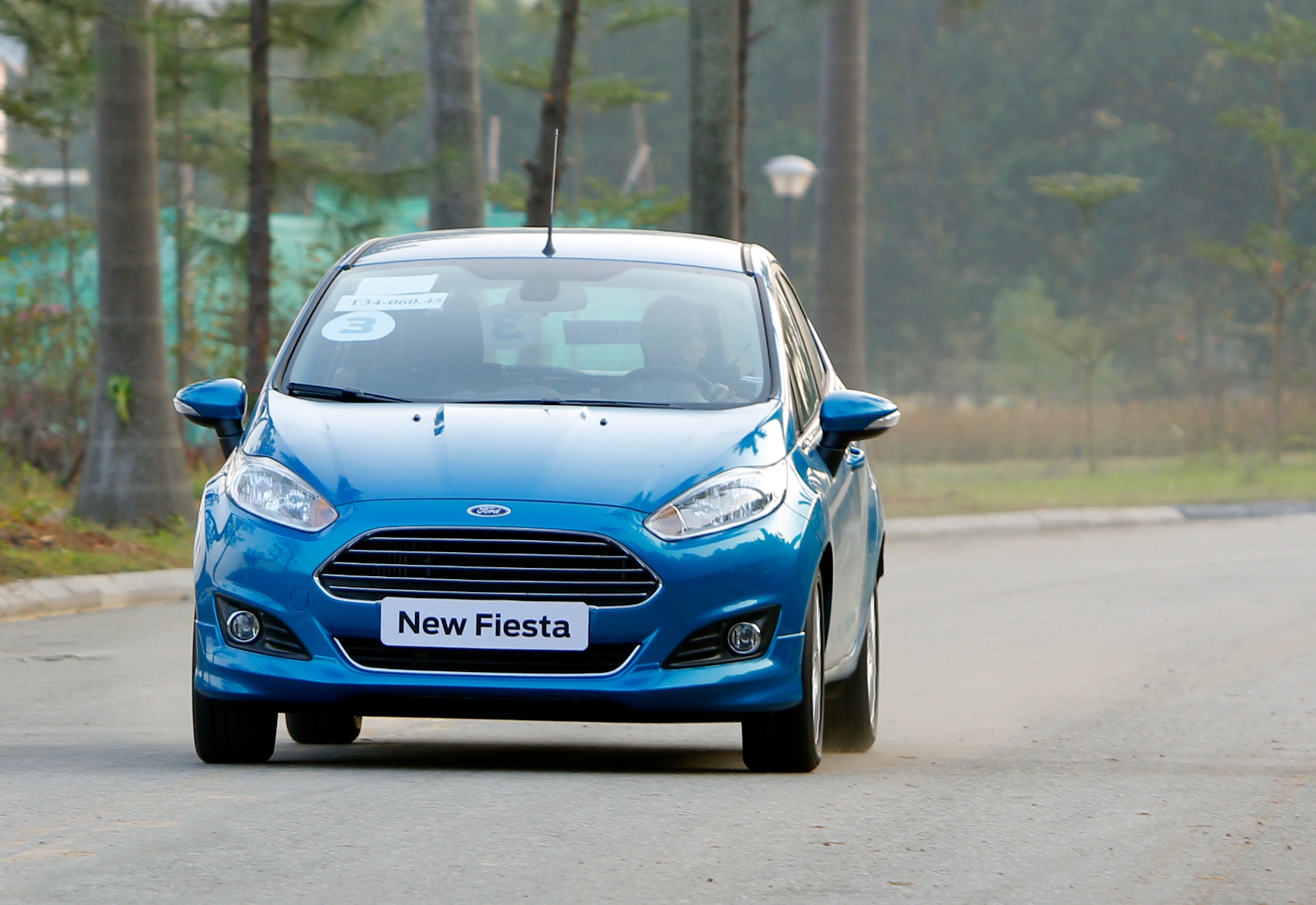 Trai nghiem Ford Fiesta EcoBoost vua xuat xuong o Viet Nam hinh anh