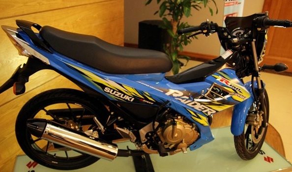 Suzuki Raider R150 chinh hang gia 47,5 trieu dong hinh anh