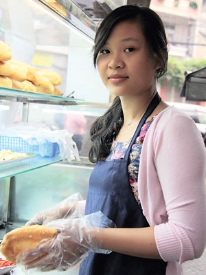 Giac mo lon sau chiec xe banh mi nho hinh anh