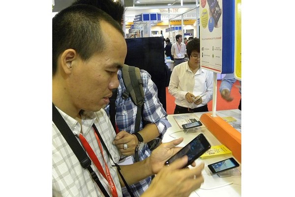 Thi truong smartphone 2014 se tiep tuc tang truong hinh anh