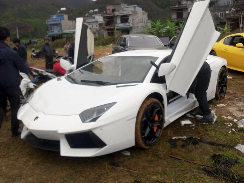 Sieu xe Lamborghini Aventador mau trang den Viet Nam hinh anh