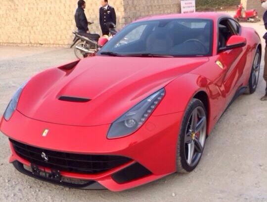 Sieu xe Ferrari F12 Berlinetta thu hai xuat hien o Viet Nam hinh anh