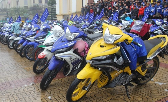 Clip dan xe Yamaha Exciter khuay dao thanh pho Phu Ly hinh anh