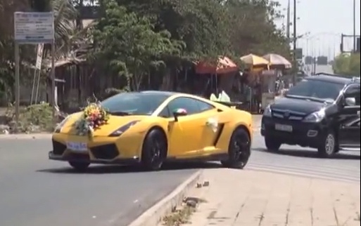Sieu xe Lamborghini Gallardo lam xe hoa o Sai Gon hinh anh