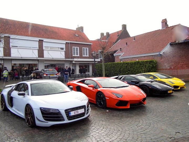 Audi R8 GT / Lamborghini Aventador / Lamborghini Murcielago / Lamborghini Gallardo... — ở Sluis, Netherlands.