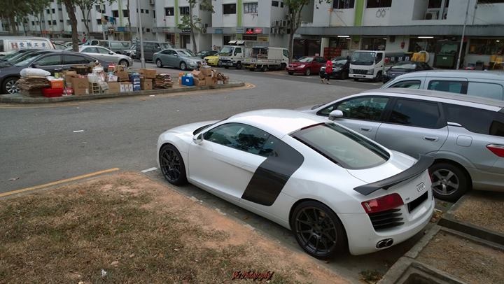 Audi R8 V8 Coupe.