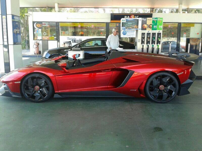 Anh dep sieu xe 30/3: Lamborghini Aventador J o Tay Ban Nha hinh anh