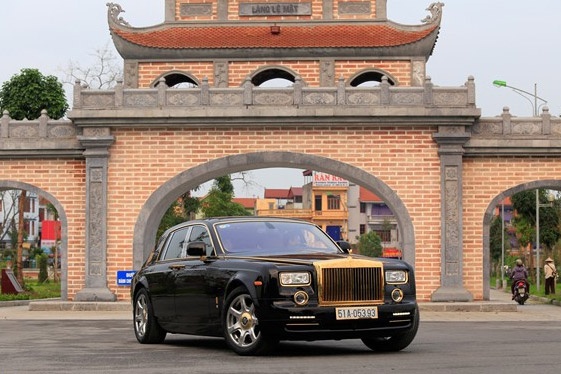 Can canh Rolls-Royce Phantom ma vang o Ha Noi hinh anh