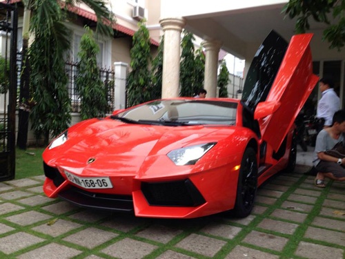Nhung mau xe khung tung gan voi ten tuoi Tuan Hung hinh anh
