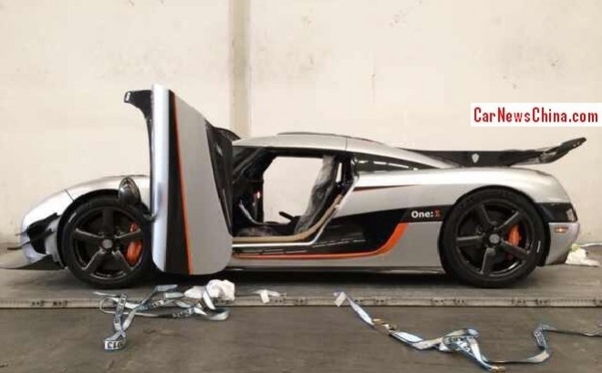 The Agera One:1 debuted last month on the Geneva Motor Show, and this seems to be the same car. The Agera One:1 is based on the ‘regular’ Agera R but comes with more power and more wings. It was developed especially for the Chinese market in close cooperation with FFF Automobile, China’s most famous super car broker and Koenigsegg dealer.