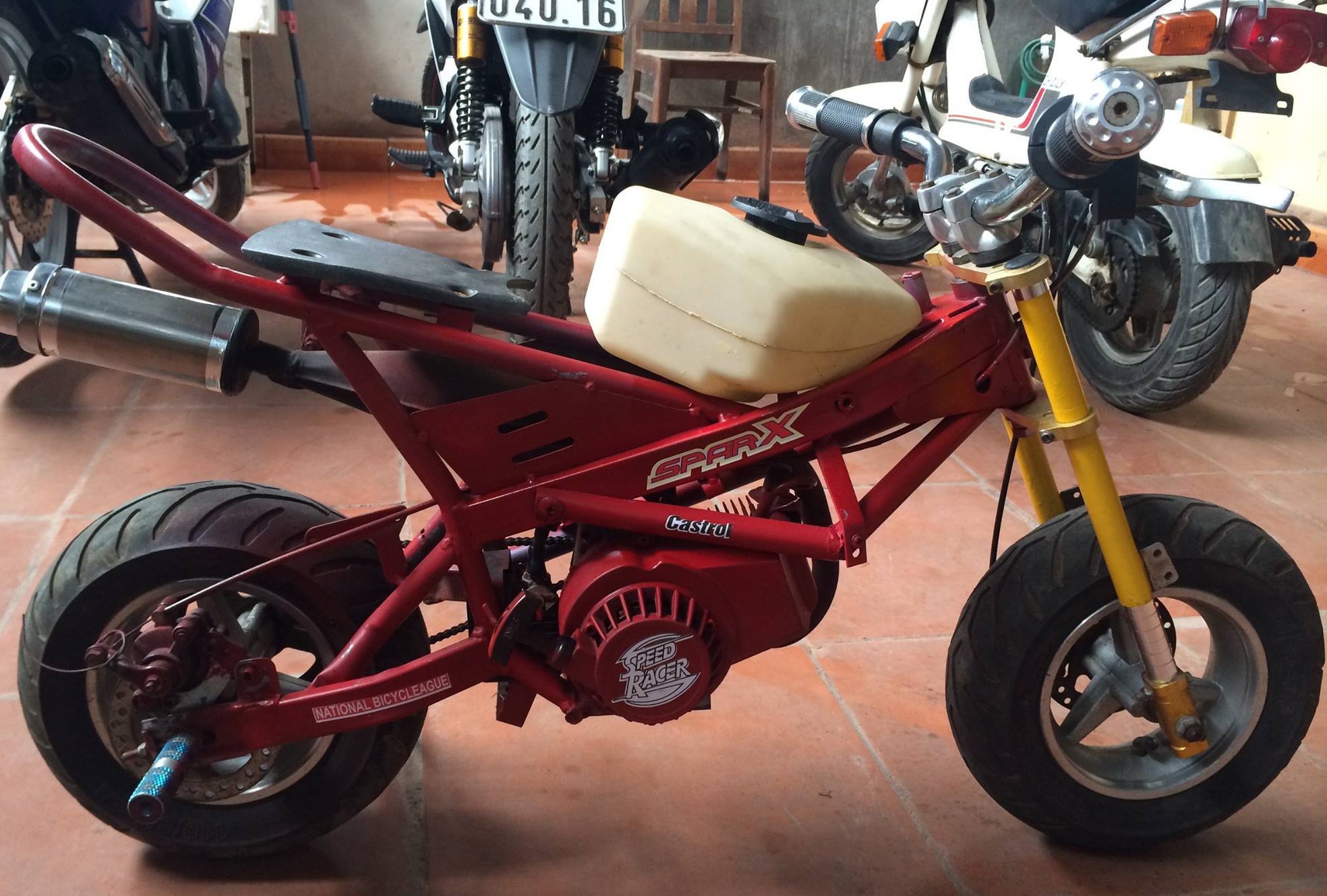 Xe ruoi tu che giong Ducati cua chang trai Lang Son hinh anh