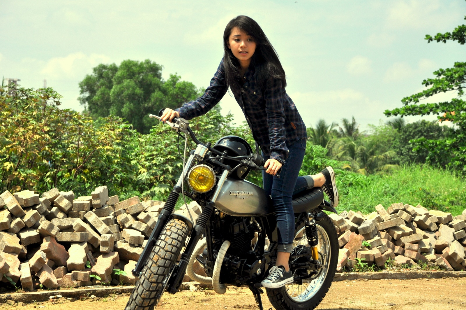 Honda LA Street Tracker phuc che cho dan phuot hinh anh