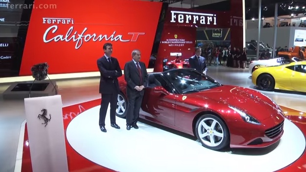 Man trinh dien sieu xe Ferrari o trien lam o to Bac Kinh hinh anh