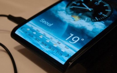 Man hinh cong se co mat tren moi smartphone Samsung? hinh anh