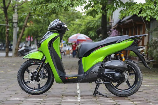 Honda SH do mau xanh Kawasaki hinh anh