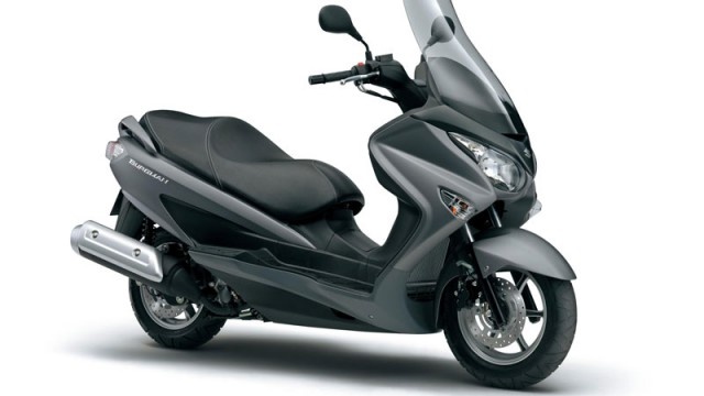 Xe tay ga Suzuki Burgman 125 gia khoang 120 trieu dong hinh anh