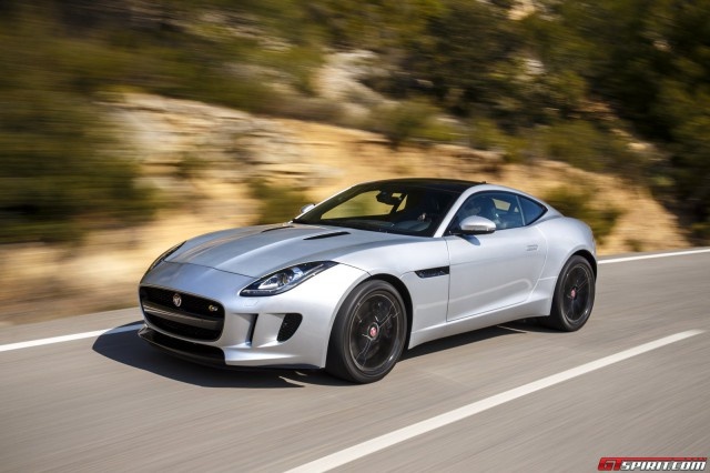 Jose Mourinho xuat hien manh me ben Jaguar F-Type R Coupe hinh anh