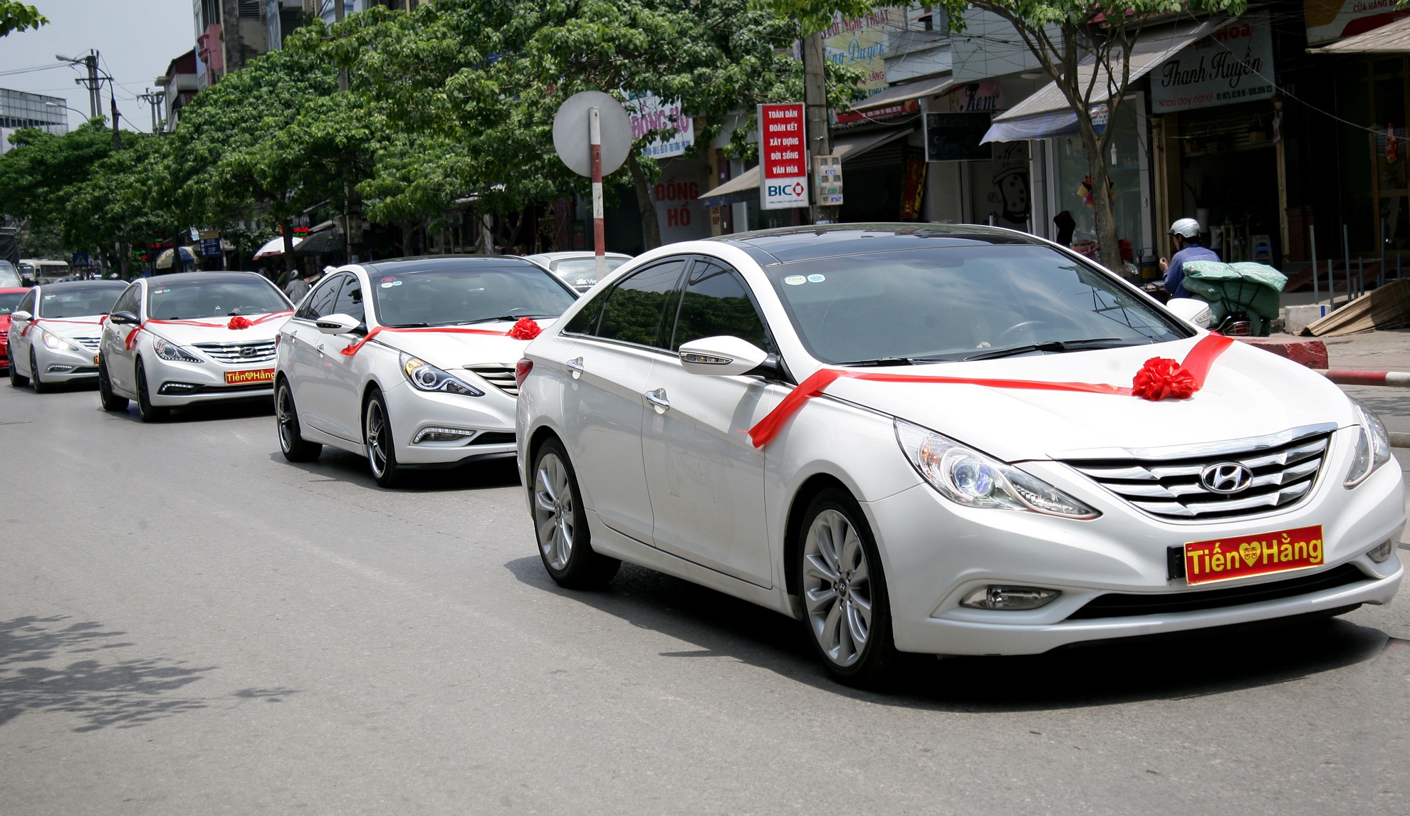 Dan xe Hyundai Sonata va Honda SH di ruoc dau o Thai Nguyen hinh anh