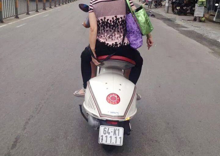 Xe tay ga dat tien Vespa 946 bien ngu quy 1 o Vinh Long hinh anh