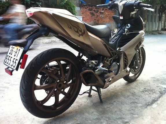 'Chim ung sa mac' Yamaha Exciter bien ngu quy 5 hinh anh