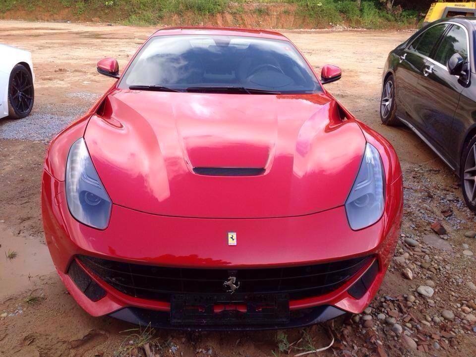 Loat sieu xe Ferrari, Bentley, Lamborghini moi ve Quang Ninh hinh anh
