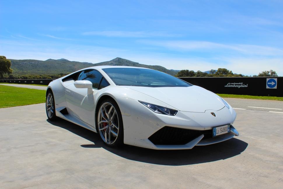 Man drift voi sieu xe Lamborghini Huracan hinh anh