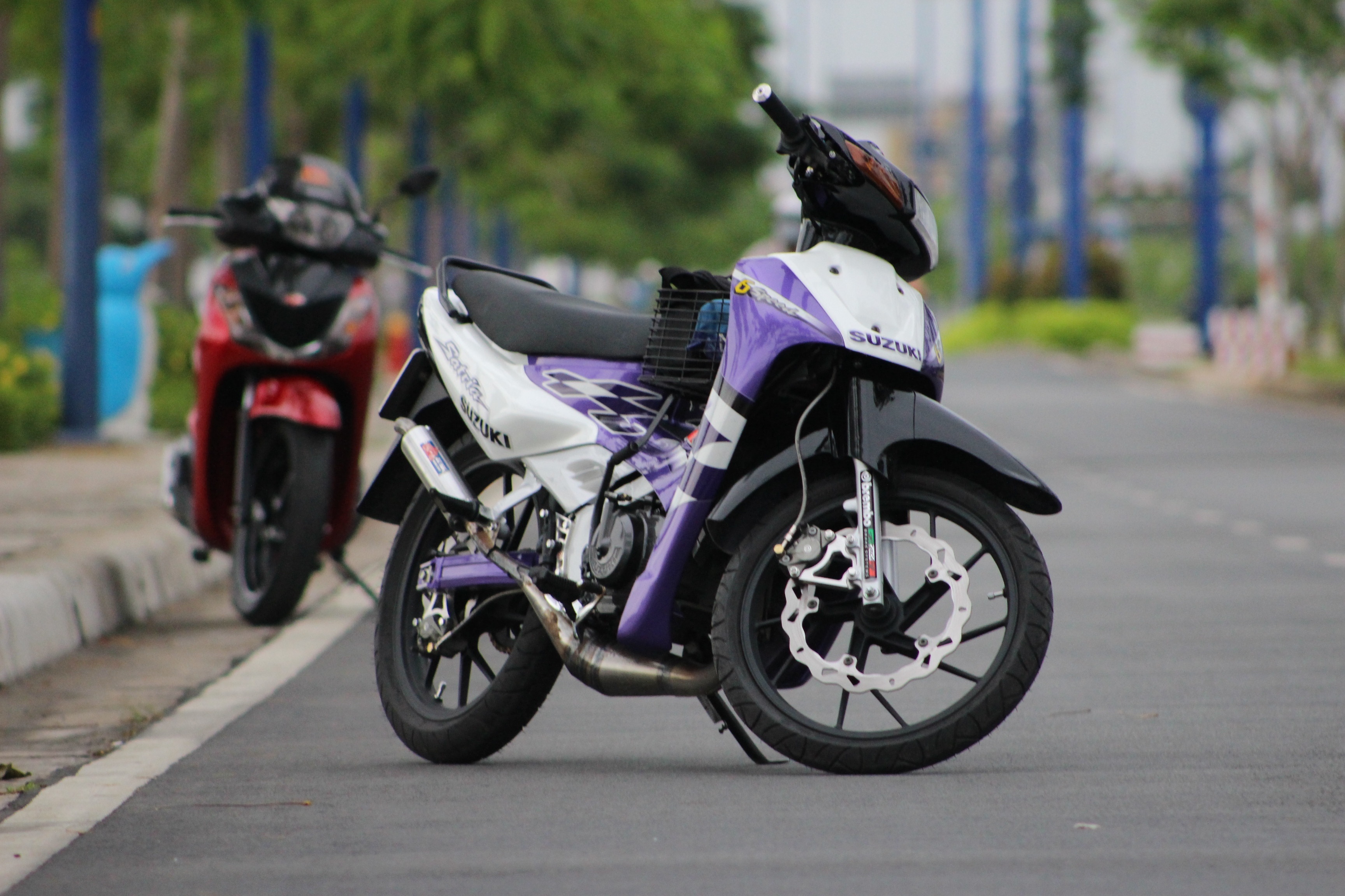 Suzuki 'xi po' trum men duoc rao ban gia 140 trieu hinh anh