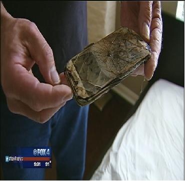 Suyt den mat vi Samsung Galaxy boc chay tren giuong hinh anh